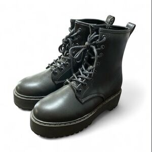 Steve Madden Betty Combat Platform Boots Women’s 8W Black Doc Martens Inspo